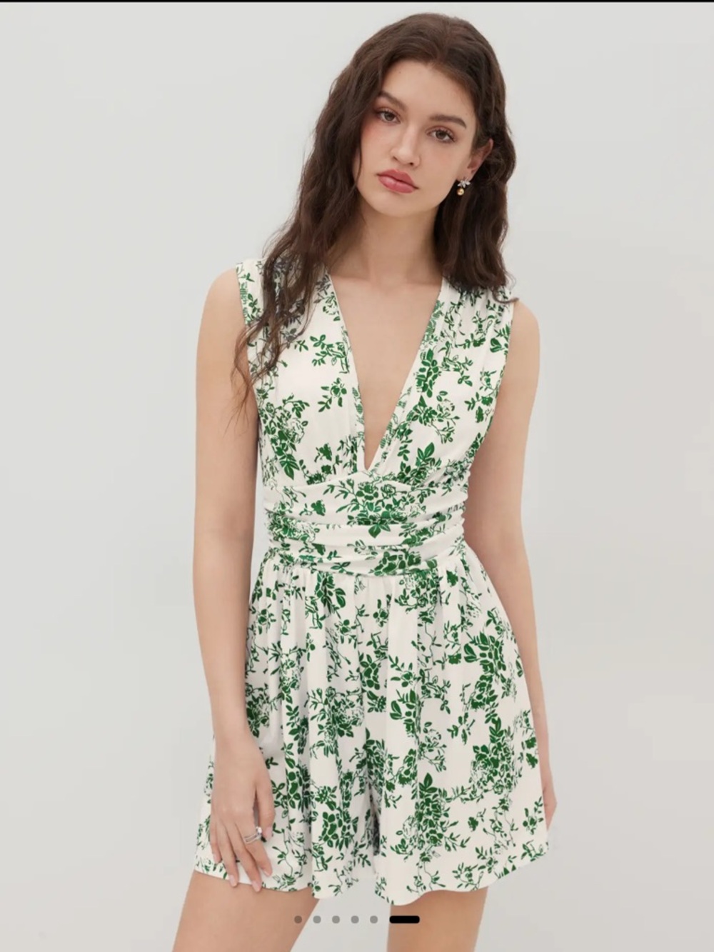 Cider White and Green Floral V-Neck Sleeveless Romper small